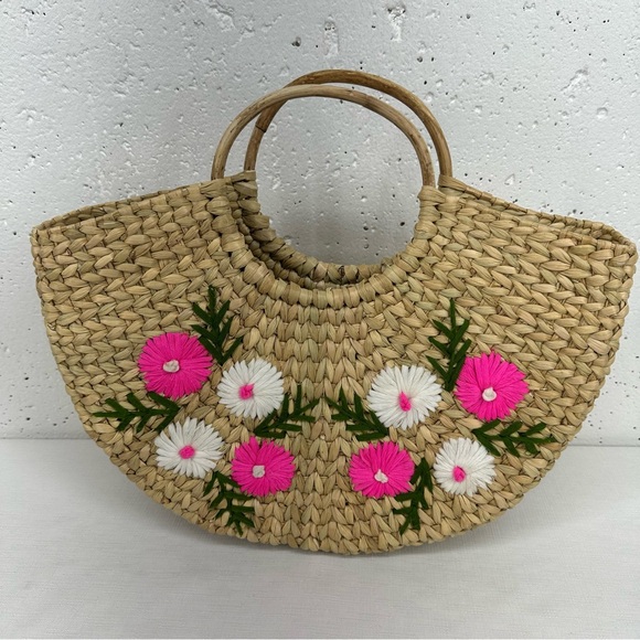 unbranded Handbags - Unbranded Floral Embroidered Straw Handbag Purse